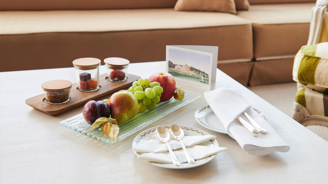 Grand Hotel Heiligendamm - The Leading Hotels Of The World Exterior photo Fruit platter